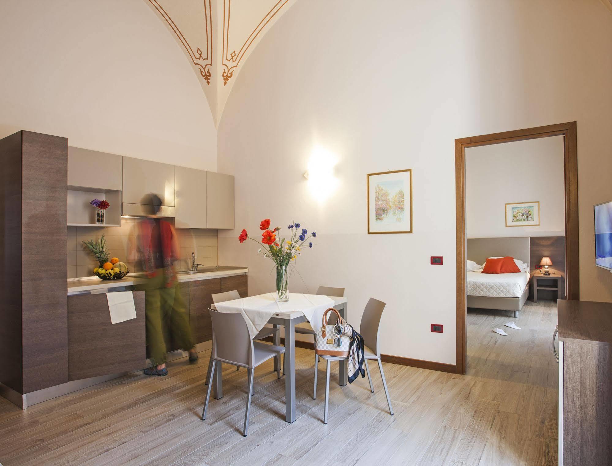 Residence Caffe Savona Alba  Bagian luar foto