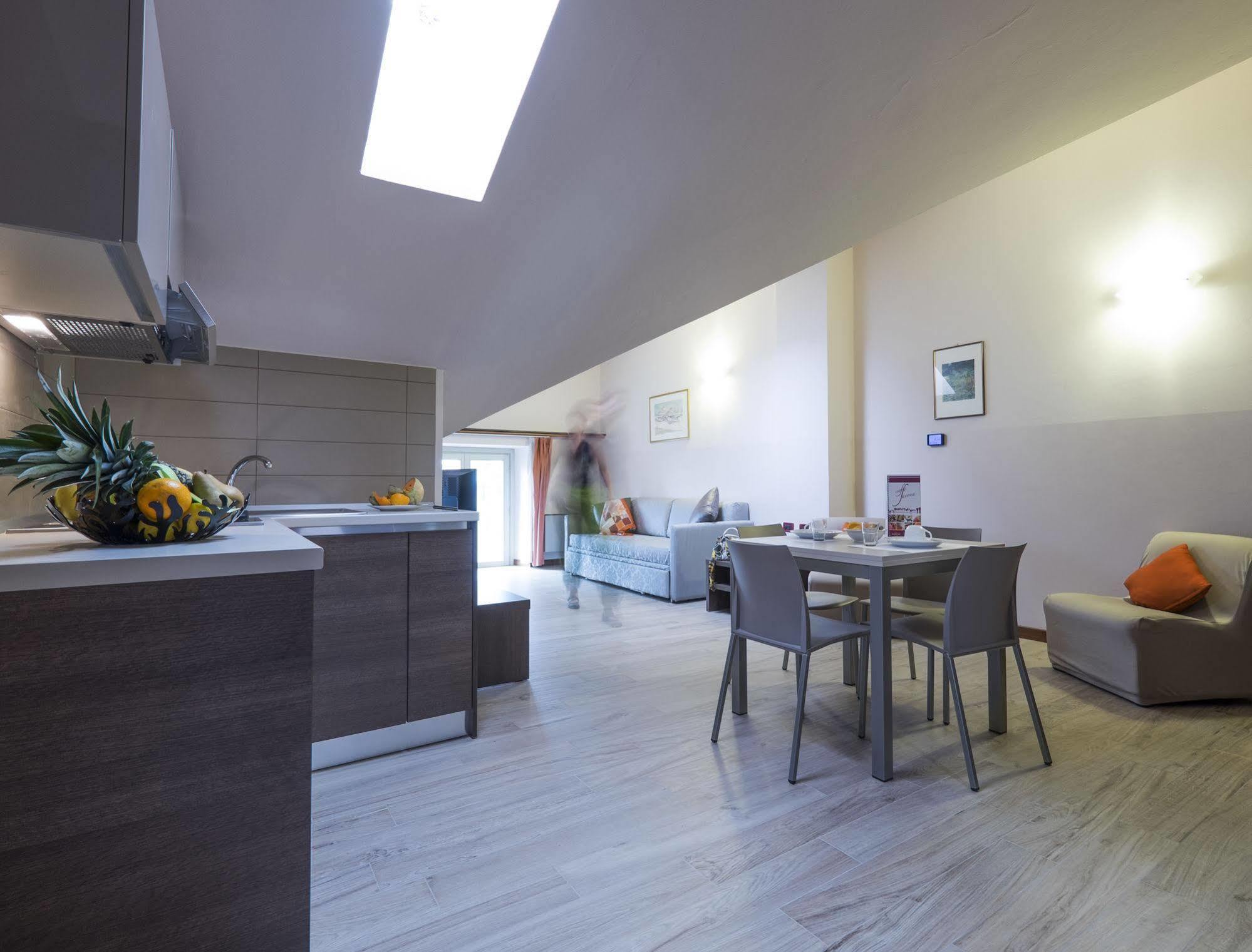 Residence Caffe Savona Alba  Bagian luar foto
